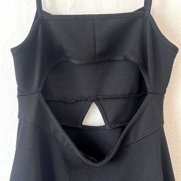 Oh My Love Black Mini Dress A-Line cut out triangle & open back cocktail party - Picture 3 of 7